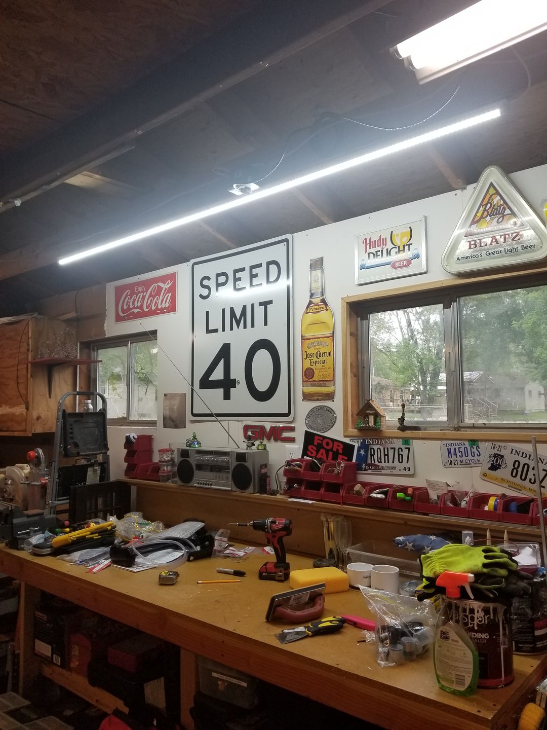 Customer photo review of Linkable LED Shop Lights, T8 8ft V Shape LED Tube Light 60W Integrated 6500K Clear, ETL Certification