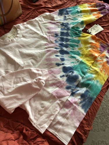 Customer photo review of Neil Sweatshirt - Scarlet / Yellow / Nebula Blue
