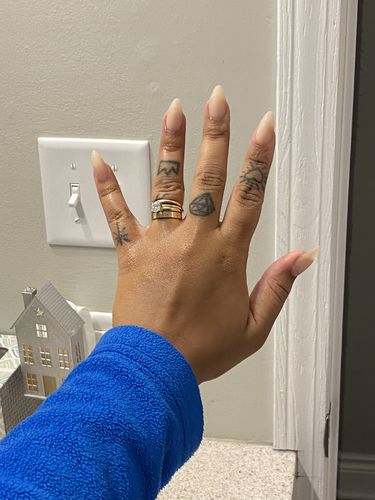 Customer photo review of INSTANT GLAM-SOLID MATTE NUDE STILETTO SET