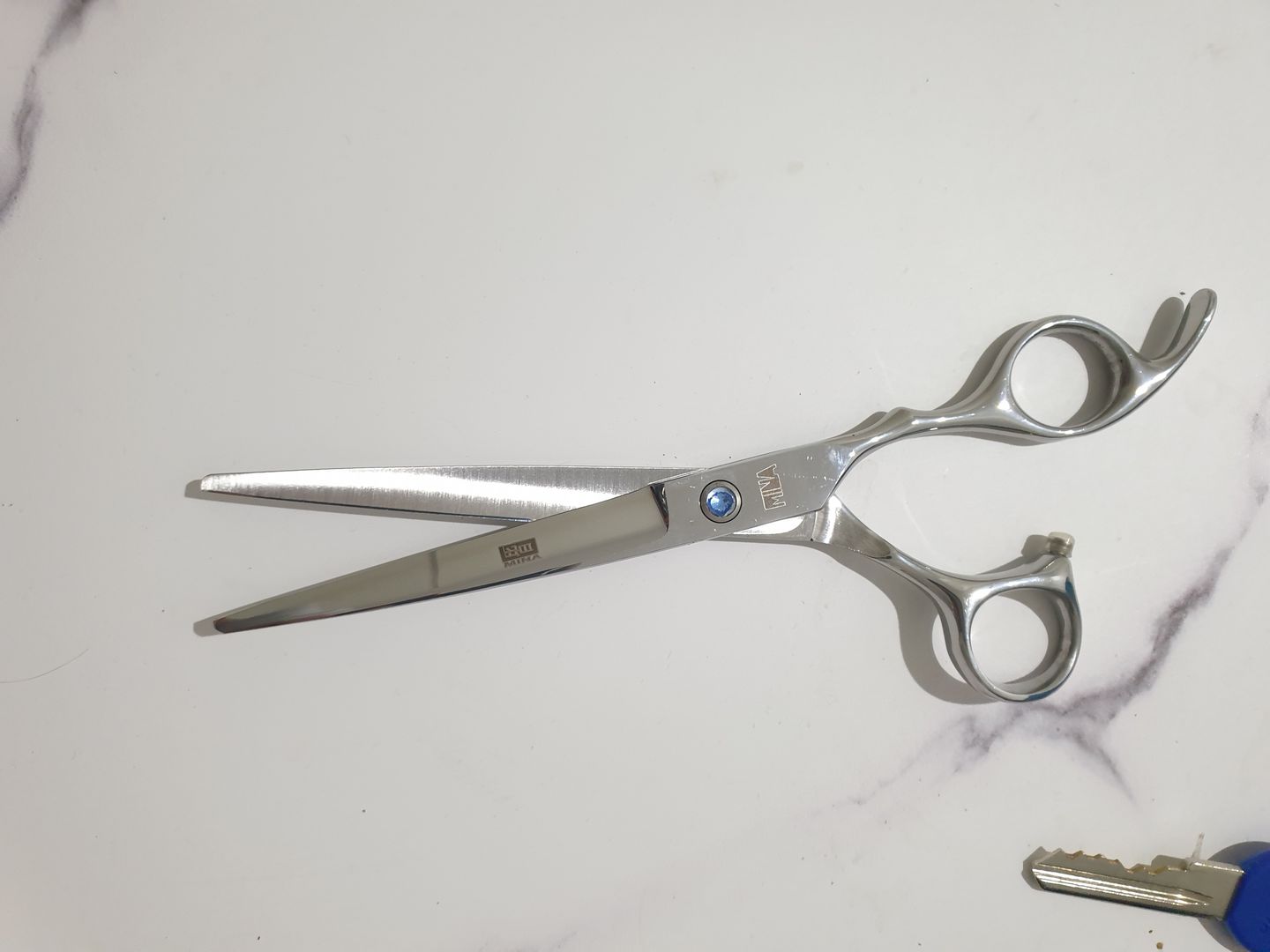 Customer photo review of Mina Umi Hair Cutting Scissor