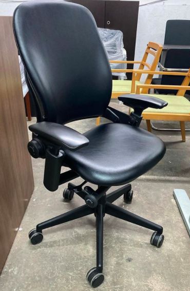 Customer photo review of Amia Chair by Steelcase-Blue (Renewed)