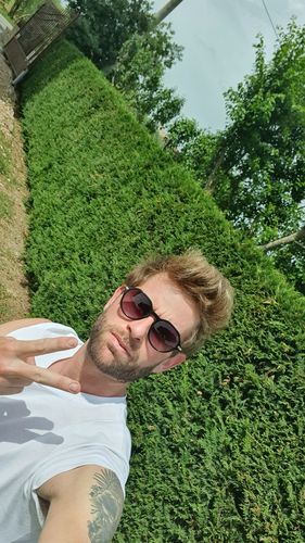 Customer photo review of Future - Black & Gold