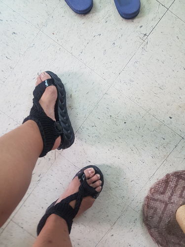 Customer photo review of Fashion Hollow Out Knitted Sandals