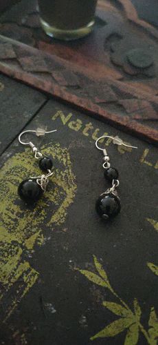 Customer photo review of BOUCLES PENDANTE OBSIDIENNE