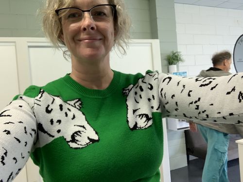 Customer photo review of Beriful Snow Leopard Design Knit Sweater