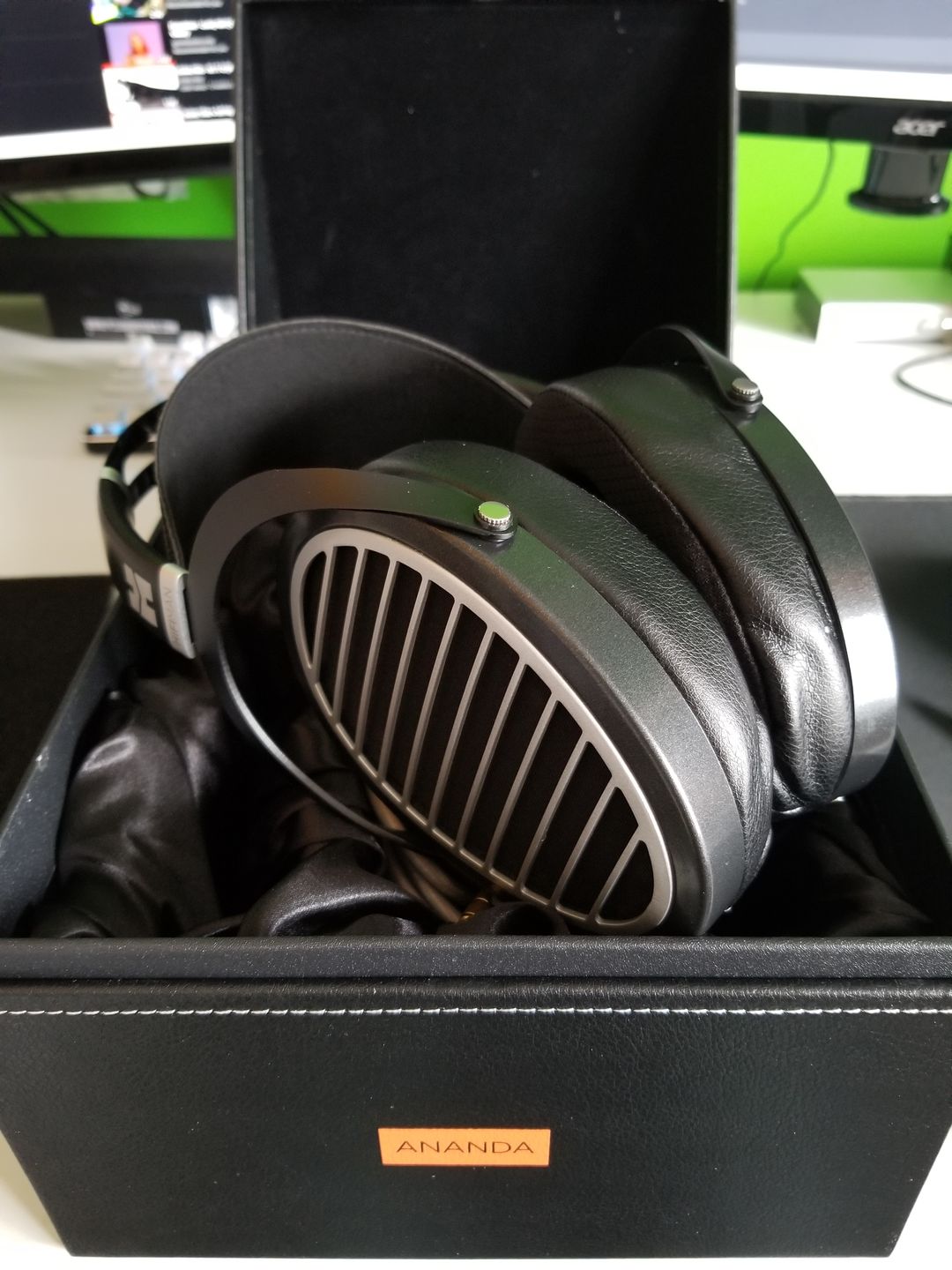 Customer photo review of Hifiman Ananda Planar Magnetic  Headphones - Stealth Magnets