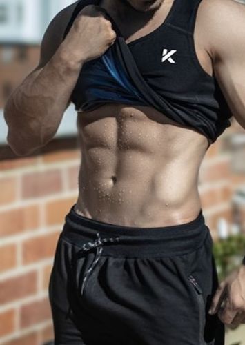 Customer photo review of Men's Heat-Trapping Sweat Vest