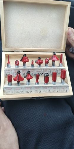 Customer photo review of 1/4 INCH SHANK TUNGSTEN CARBIDE ROUTER BIT 15PCS