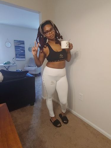 Customer photo review of Heaven Leggings