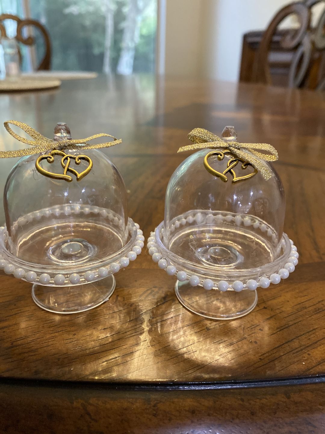 Customer photo review of Acrylic Clear Cake Stand with Lids (12 pieces)
