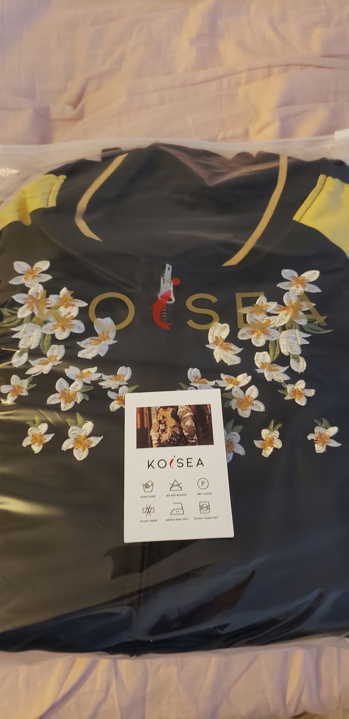 Customer photo review of Flowers & Crane Sukajan Souvenir Jacket [Reversible]