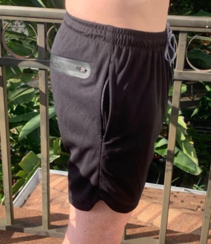 Customer photo review of 7" Pocket Hybrid Shorts