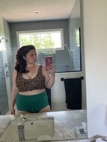 Customer photo review of Traveler Top | Leopard Print