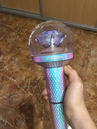 Customer photo review of Official SEVENTEEN Carat Bong Ver2 Light Stick with Bluetooth