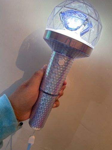 Customer photo review of Official SEVENTEEN Carat Bong Ver2 Light Stick with Bluetooth