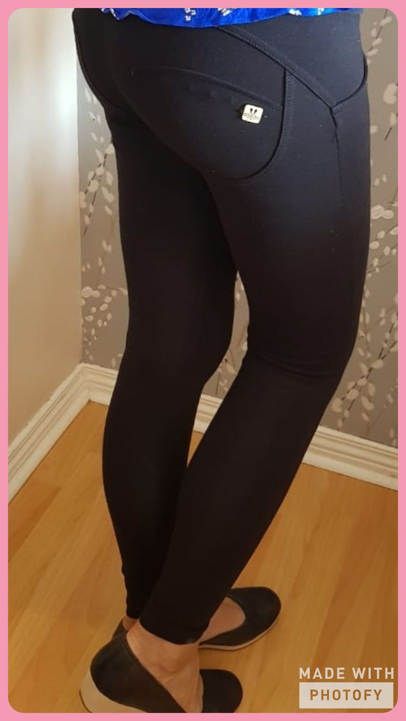 Customer photo review of High waist Butt lifting Jeggings - Black