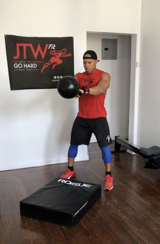 Customer photo review of 56kg / 123lbs E-coated Cast Iron Kettlebell