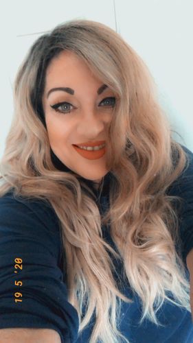 Customer photo review of Full Shine Tape in Hair Extensions Remy Human Hair Platinum Blonde (#60)