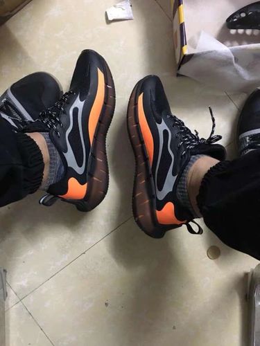 Customer photo review of Crios Rommel Sneakers