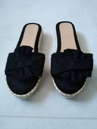 Customer photo review of Women Casual Daily Comfy Bowknot Slip On Sandals