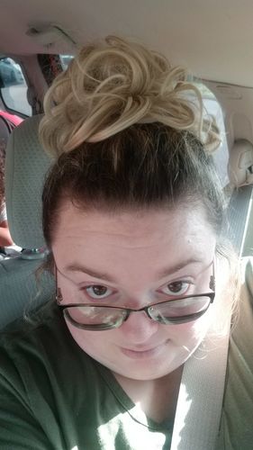 Customer photo review of JuvaBun Messy Bun
