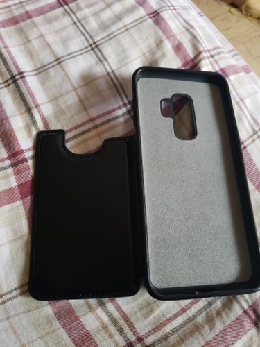 Customer photo review of Luxury Shockproof Armor Leather Wallet Magnet Flip Case For Samsung Note 10 pro S10 plus S10 lite S10 Note 9 8 S9 S8 Plus