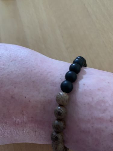 Customer photo review of Zedernholz Armband