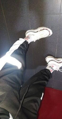 Customer photo review of Jules Lucieer Joggers