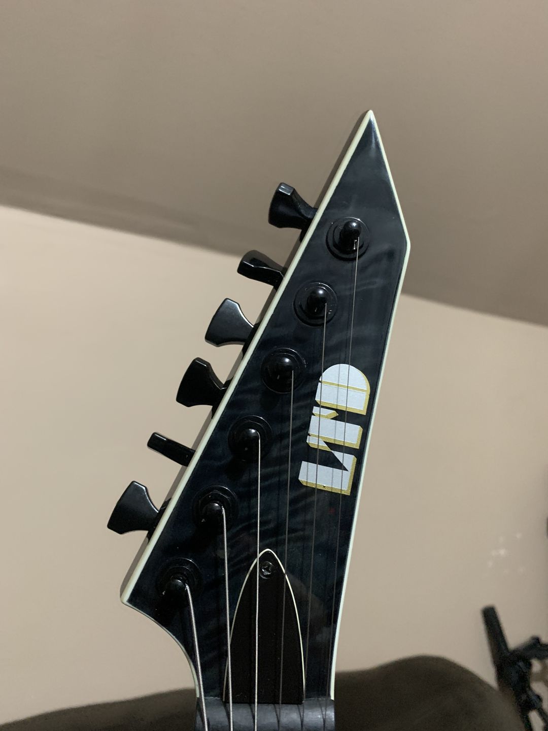 Customer photo review of Guitar Tuner Upgrade Kit for 6 Inline Headstocks (10mm Post Hole)
