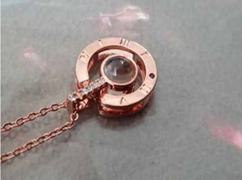 Customer photo review of Peakmart™ Römische Zahlen Halskette mit Wunschfoto