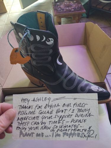 Customer photo review of No.2101 JUNCTION eastern boot pskaufman... x Me _ black leather womens