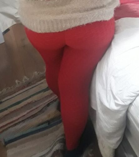 Customer photo review of GYMKARTEL® ANTI-CELLULITE AND PUSH UP LEGGINGS - RED