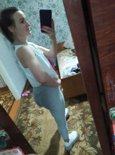 Customer photo review of GYMKARTEL® ANTI-CELLULITE AND PUSH UP LEGGINGS - GRAY