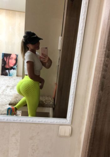 Customer photo review of GYMKARTEL® ANTI-CELLULITE AND PUSH UP LEGGINGS - YELLOW
