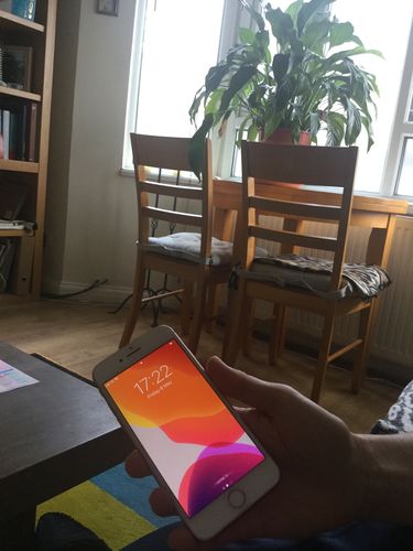 Customer photo review of Apple iPhone 8 64GB Gold Unlocked Refurbished Excellent