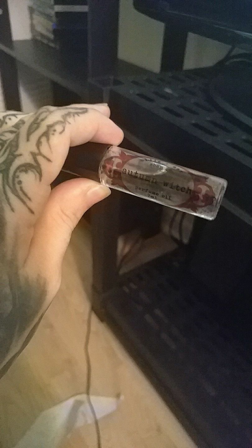 Customer photo review of Autumn Witch Vegan Perfume Oil