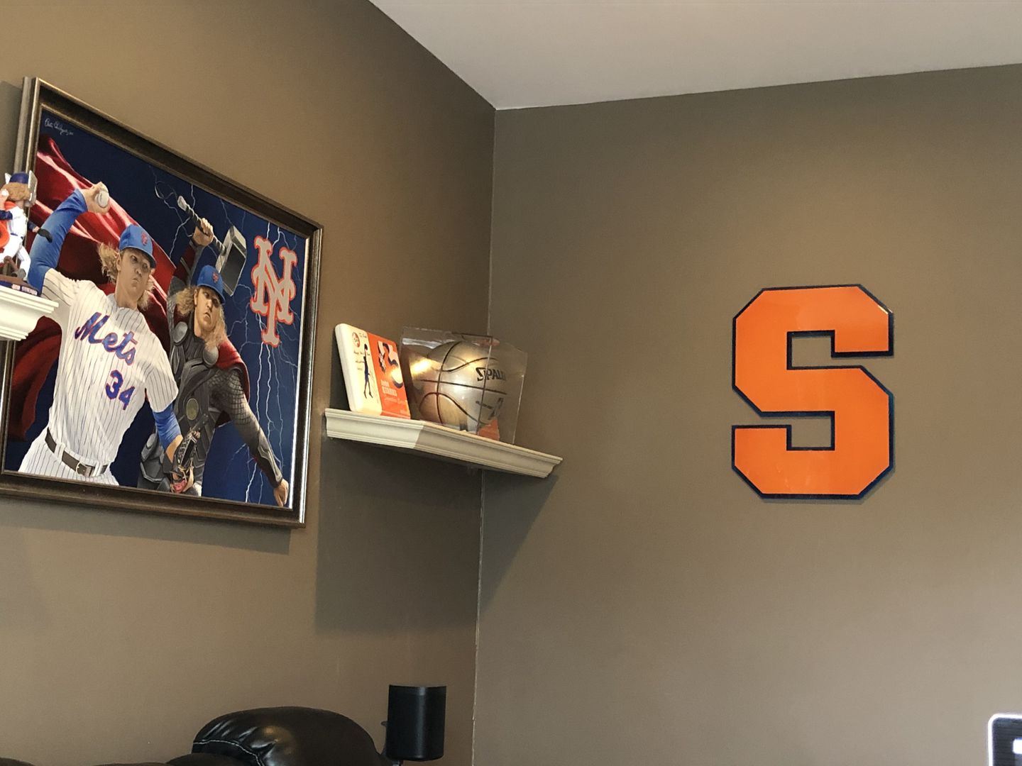 Customer photo review of Syracuse University "S" 3D Artwork