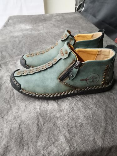 Customer photo review of Dacomfy Men Casual Handmade British Style Leather Shoes
