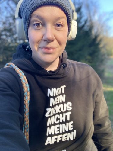 Customer photo review of Nicht mein Zirkus - Words on Shirts  - Unisex Kapuzenpullover Hoodie