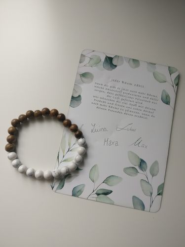 Customer photo review of Zedernholz Armband