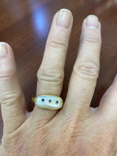 Customer photo review of BLUE SAPPHIRE PEARL BAR RING