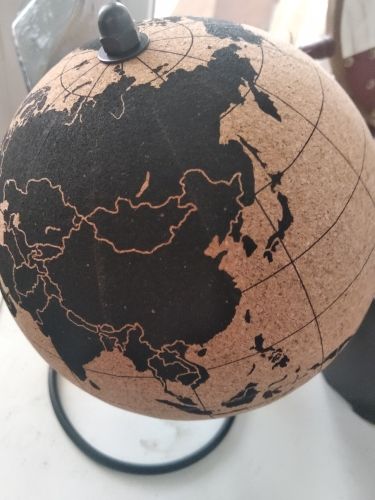 Customer photo review of Globe Terrestre En Liege