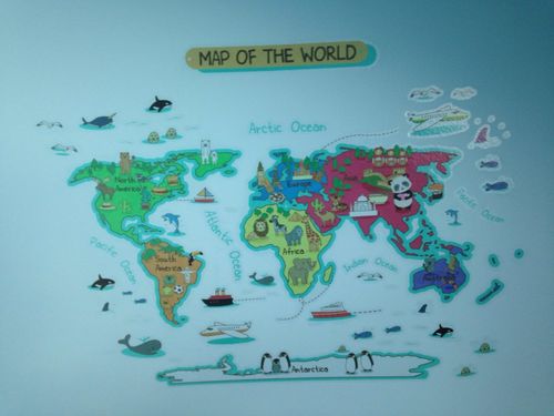 Customer photo review of Stickers Carte Du Monde Animaux Coloré