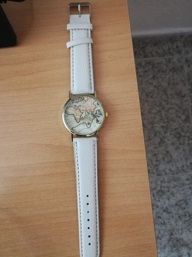Customer photo review of Montre Monde Beige