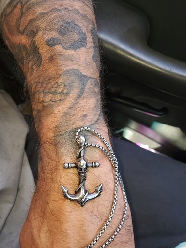 Customer photo review of SKULL ANCHOR PENDANT