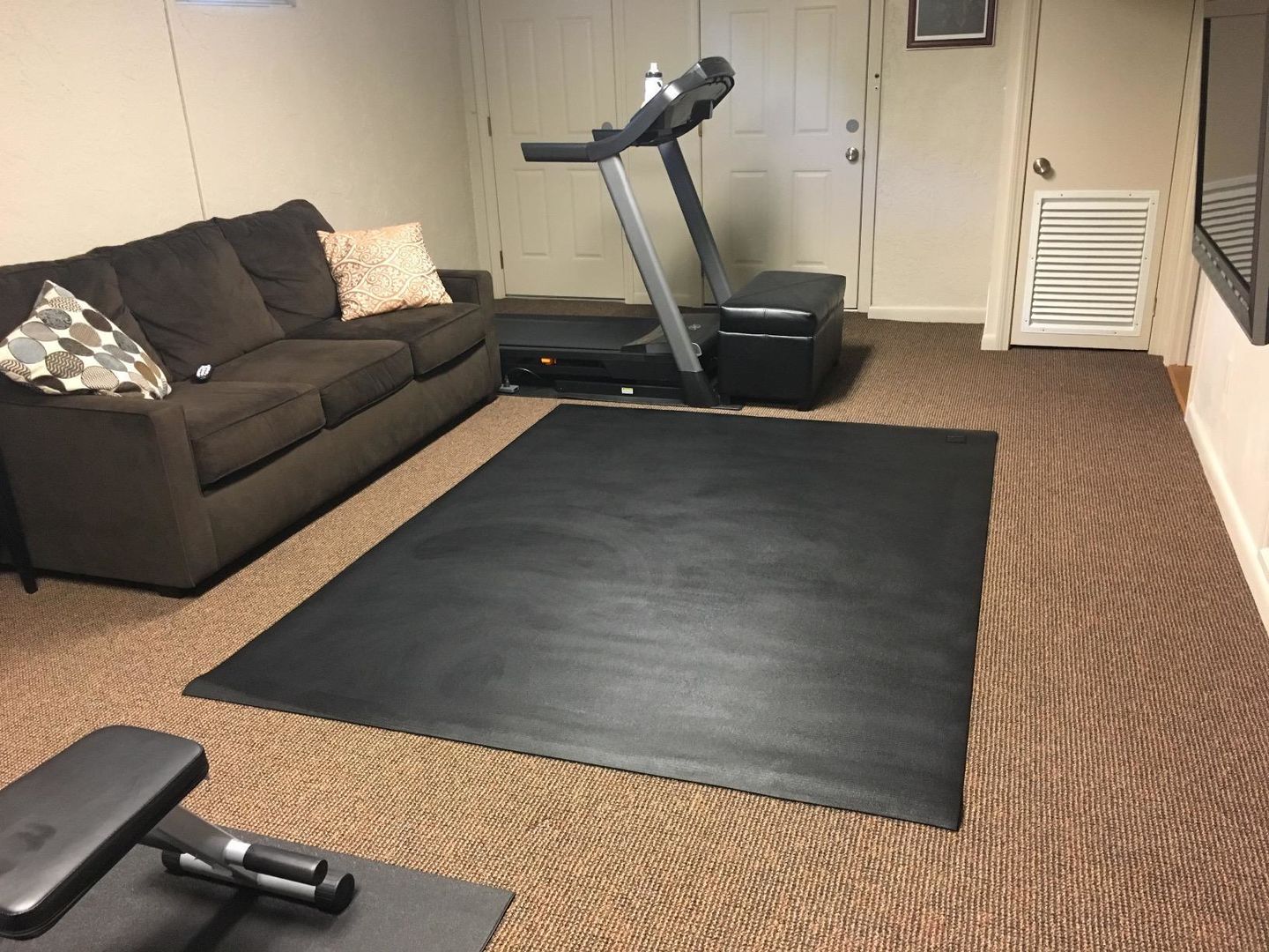 Customer photo review of GXMMAT Large Exercise Mat 6'x8'