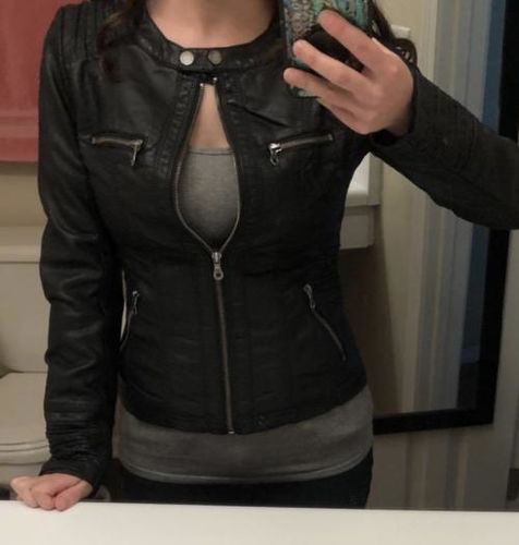 Customer photo review of Kasdeya Leather Jacket