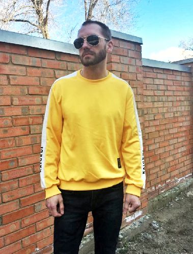 Customer photo review of Soli Rizzu Sweatshirt