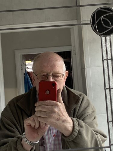 Customer photo review of Apple iPhone XR 64GB Red Unlocked Refurbished Good