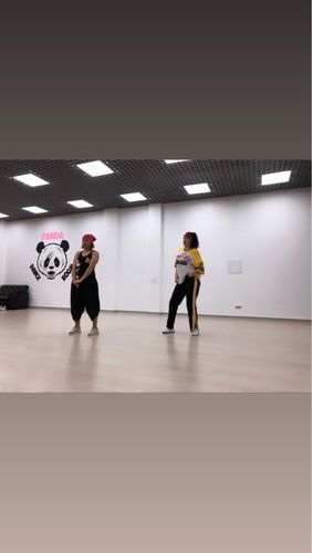 Customer photo review of Tsenzu Nester Joggers